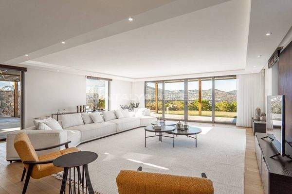 Luxury Pool Villas Close to the Center and Marina in Bodrum