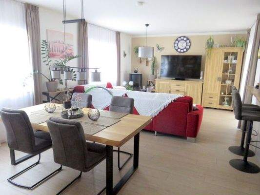 Wohnbereich hell und lichtdurchflutet