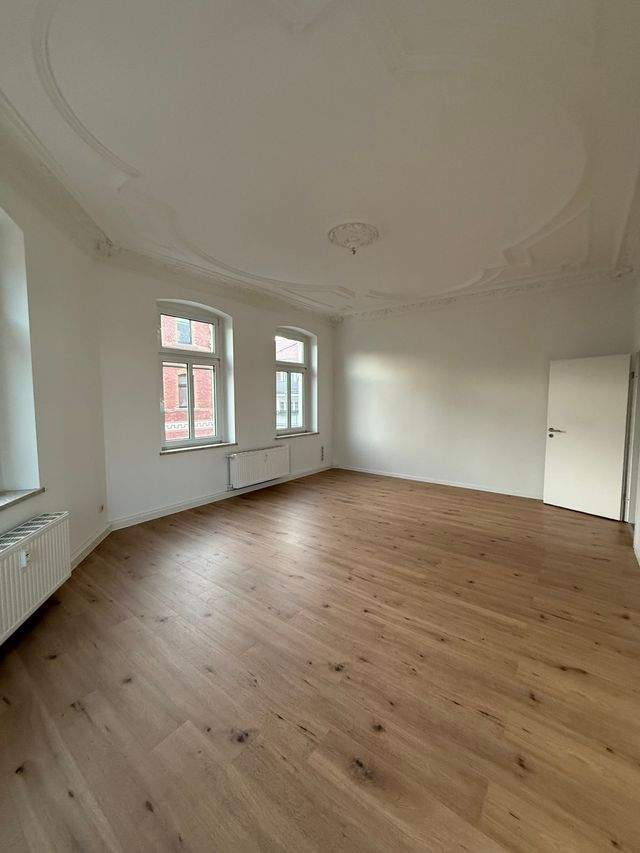 Neu sanierte 4 Raum Wohnung mit 2 Bädern, Stuckdecken ab sofort zu vermieten Wilkau-Haßlau - Foto 1