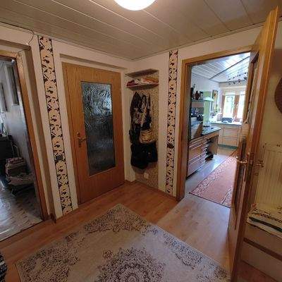 Flur mit offener Küchentür