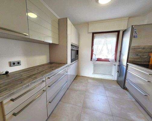 DIE KÜCHE MIT EINBAUKÜCHE