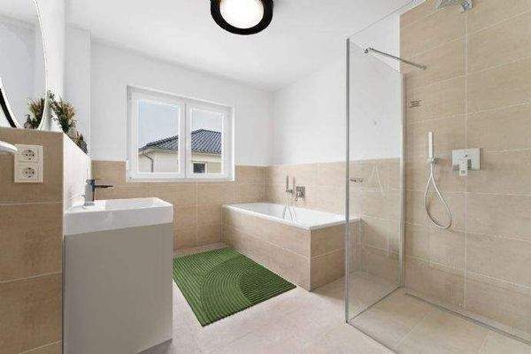 Badezimmer OG (keine Einrichtung enthalten)