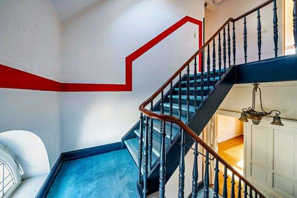 Treppe ins Obergeschoss