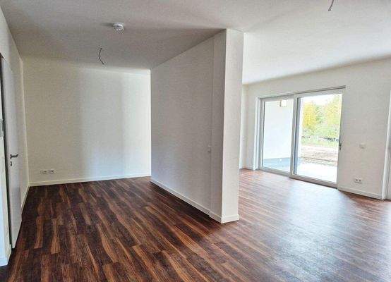 Eingangsbereich und Wohnbereich.jpg