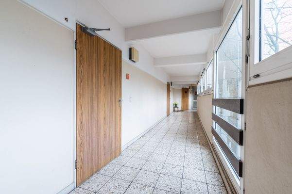 Kopie von 1-Treppenhaus.jpg