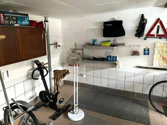 Garage Innenansicht 3.jpg