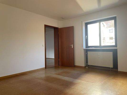 Elternschlafzimmer Blick zum Wohnzimmer .jpg