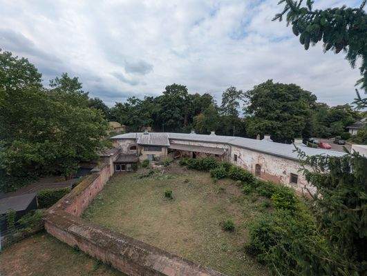 Blick vom Balkon auf die Festungsanlage