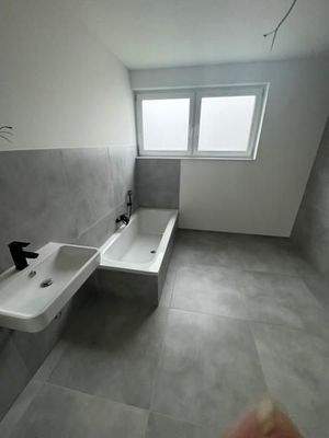 36 Impressionen aus den Wohnungen Bädern Balkonen