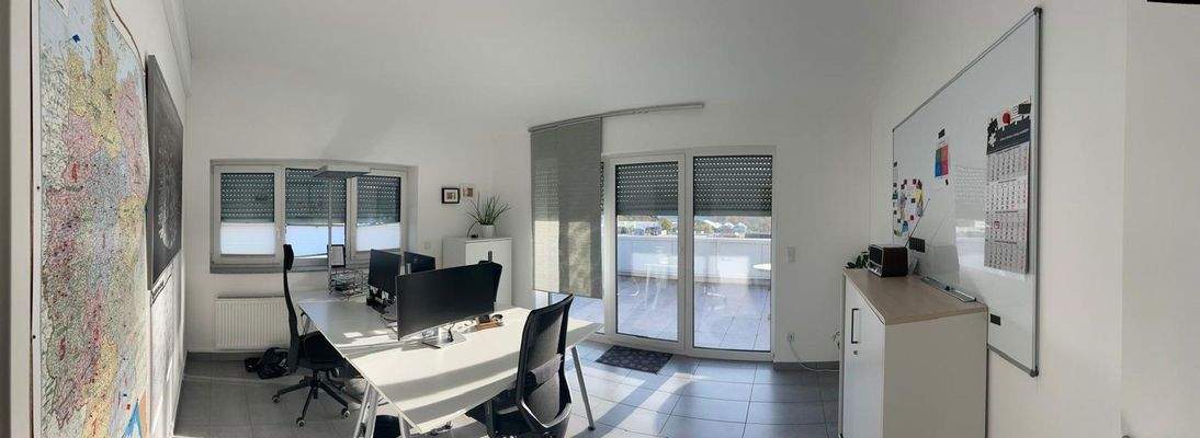 Büro 1 an der Terasse