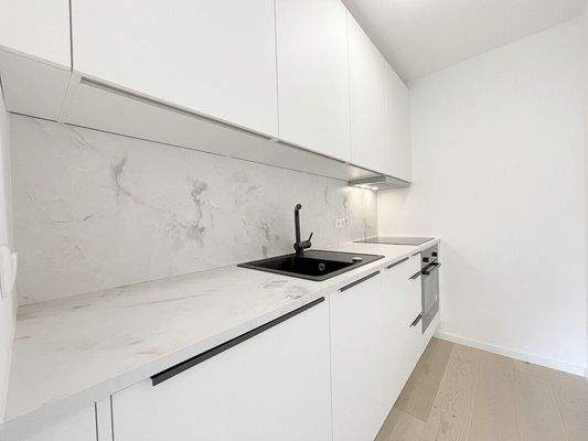 Sehr schicke neue Einbauküche