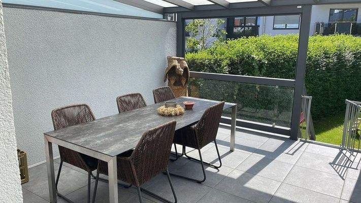 Terrasse mit Überdachung
