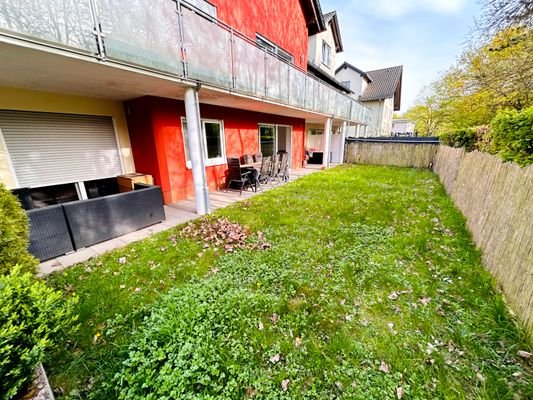 Terrasse mit Gartenanteil