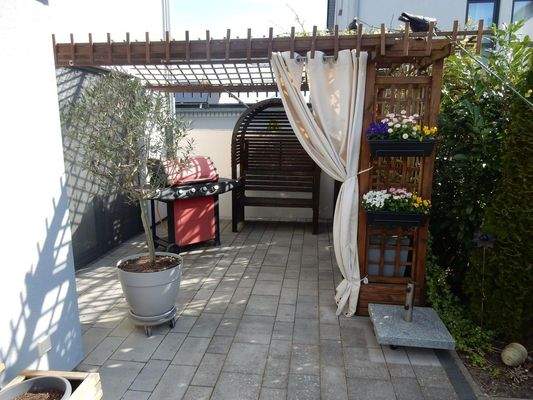 Laubengang mit Grillmöglichkei