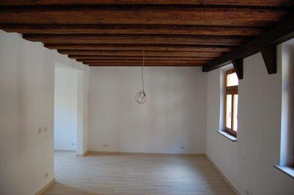 Großer Raum EG Eingang.jpg