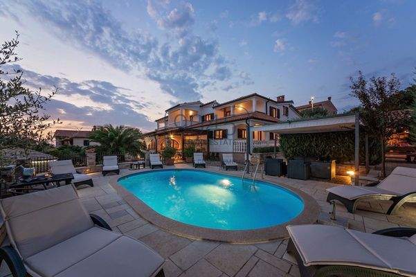 Exklusives Apartmenthaus mit Meerblick in Kaštelir