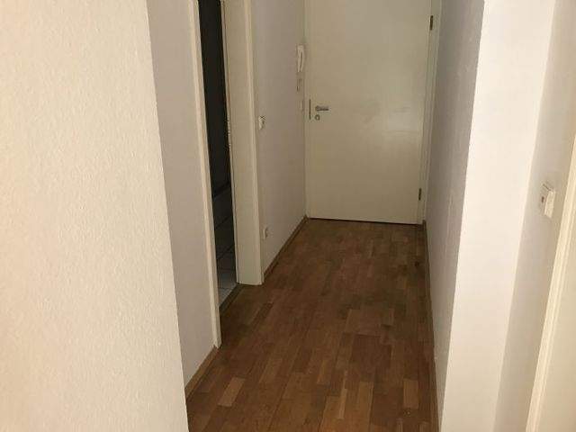 Schickes Appartment mit Parkettfußboden, EBK, AR, Terrasse u. Garten! - Photo 4