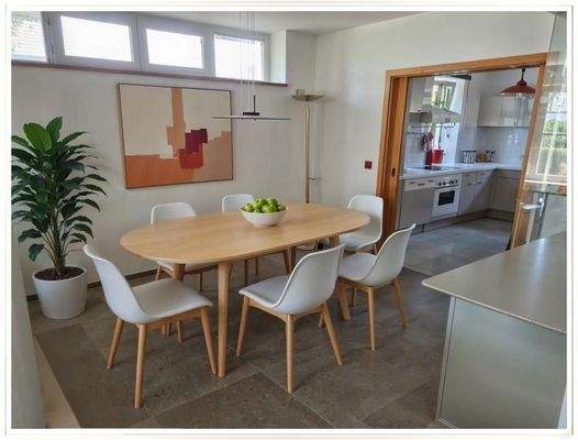 Essplatz zw. Küche und Wohnzi.