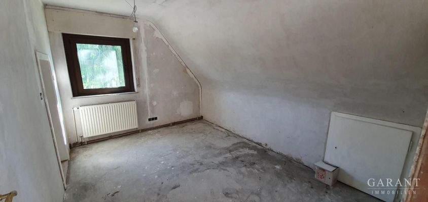 linke Seite Schlafzimmer im DG