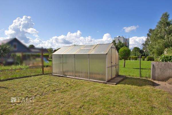 Gewächshaus im Garten