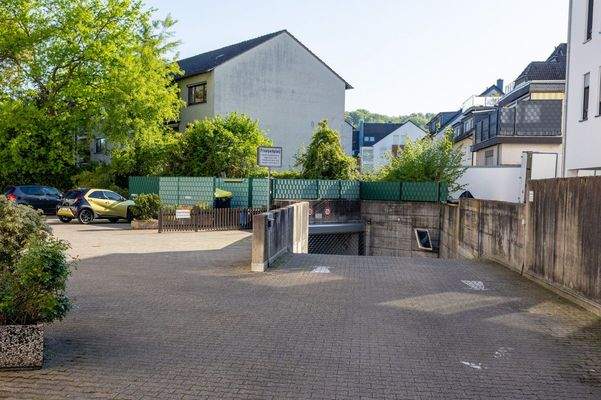 Tiefgaragenzufahrt