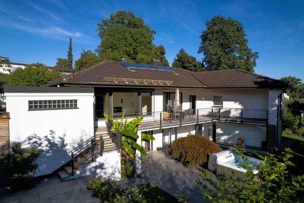 Rückansicht mit POol