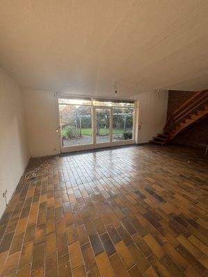 Wohnzimmer mit Gartenblick