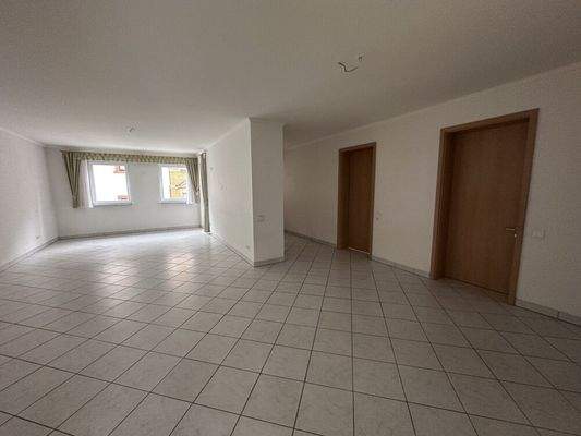 offenes Wohn- und Esszimmer