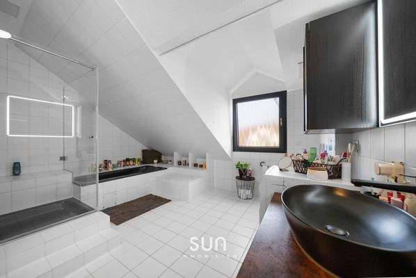 TAGESLICHTBADEZIMMER