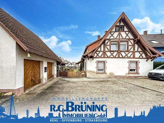 Zweifamilienhaus in Ebringen mit großem Grundstück