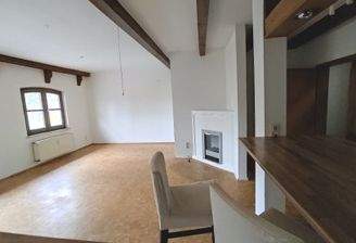 1.OG Küche-Esstresen und Kamin