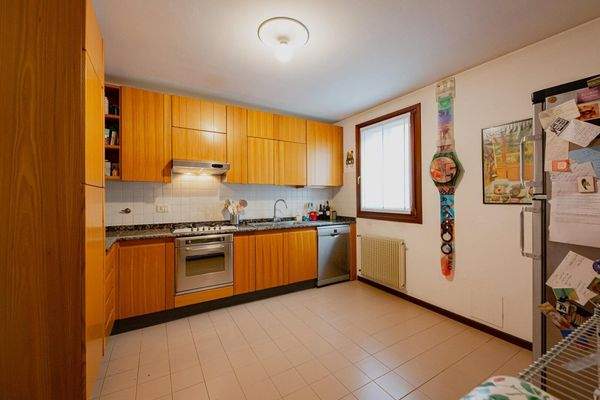 Eckhaus in Udine in der Via Grazzano