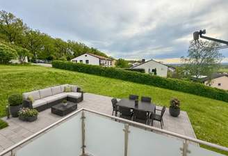 Loggia, Blick auf Garten und Terrasse visualisiert