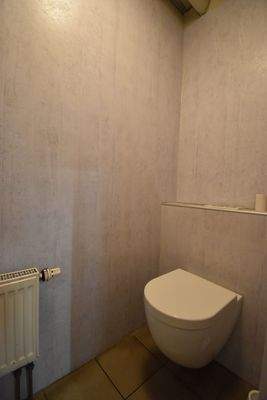 27 WC an der Werkstatt.JPG