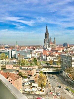 Blick aus dem 15. Stockwerk auf das Ulmer Münster
