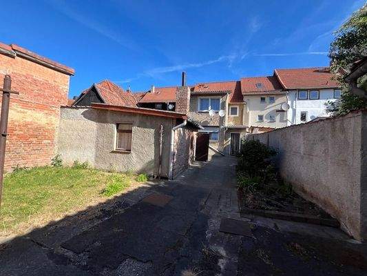 004020156800_302_353_08082025231630359