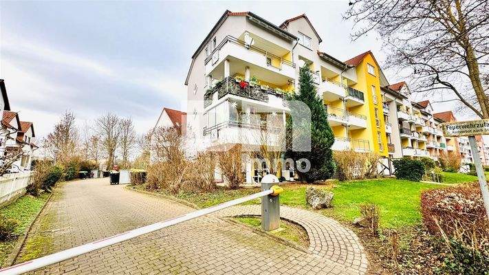 Zuwegung / Zufahrt 1 Anlage mit Schranke