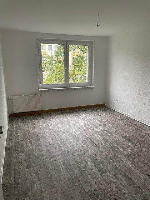 ***4-Raumwohnung mit Südbalkon in TOP Lage!*** - Foto 2