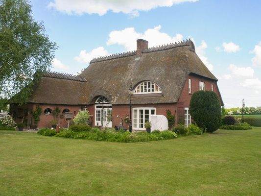 25. Wohnhaus Westansicht.jpg