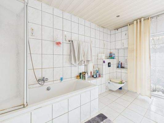 Badezimmer im Obergeschoss