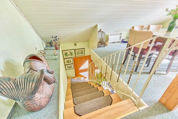 Treppenaufgang ins Dachgeschoss - Einfamilienhaus 