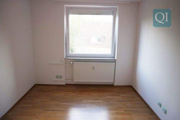 QI-6838 Schlafzimmer 1-1