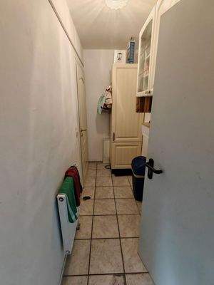 HWR u. Durchgang zur Garage