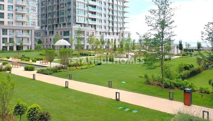 First-Class Istanbul Apartments in Revolutionary Complex