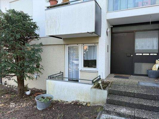 Hauseingang + Balkon Küche