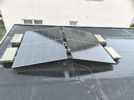 Technik: neue PV-Anlage aus Jahr 2024/2025 auf Carport