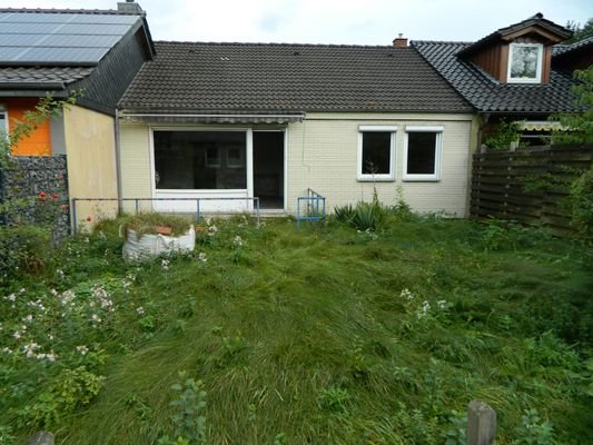 Rückseite - Terrasse und Garten
