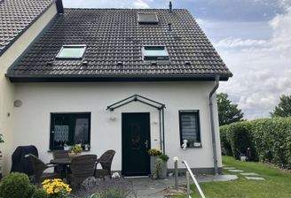 Eingangsbereich mit Terrasse