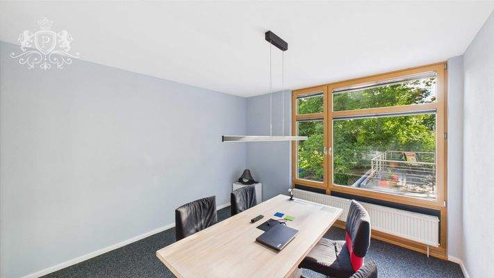 CAM01984G0-PR0475-STILL014