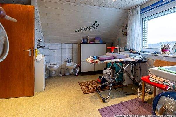 Badezimmer DG Bild 1